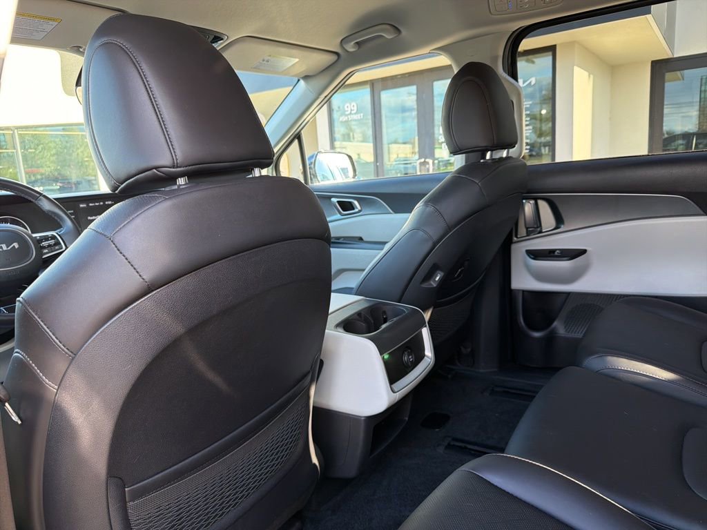 Used 2024 Kia Carnival LX FWD image 20