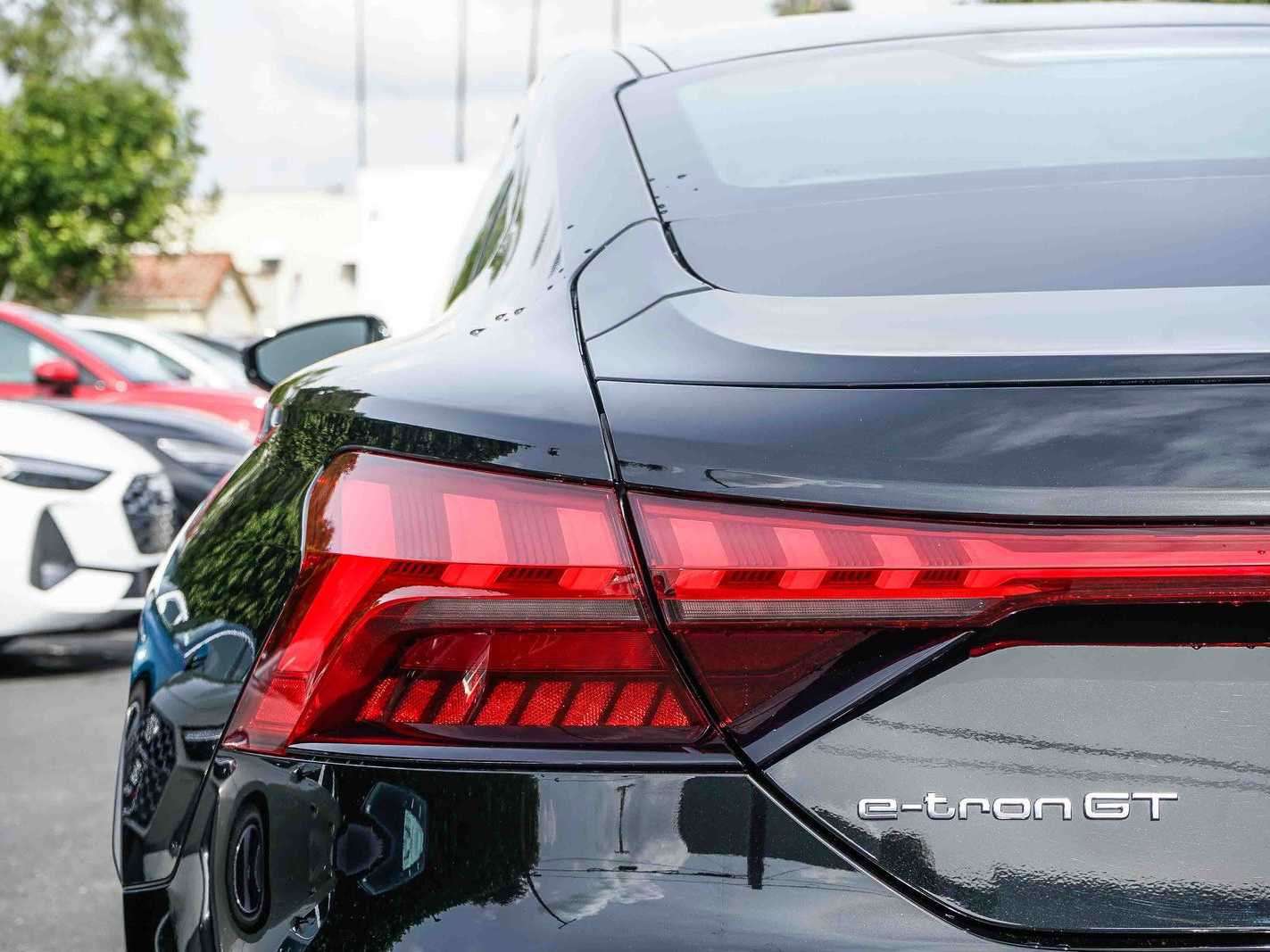 Used 2023 Audi e-tron GT Prestige w/ Prestige Package image 9