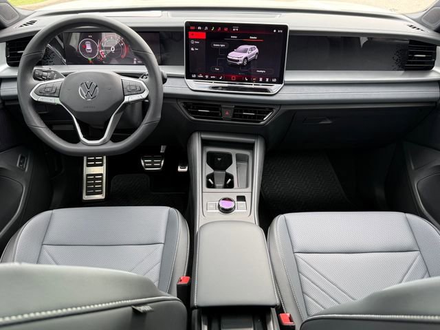 New 2026 Volkswagen Tiguan SE R-Line image 18