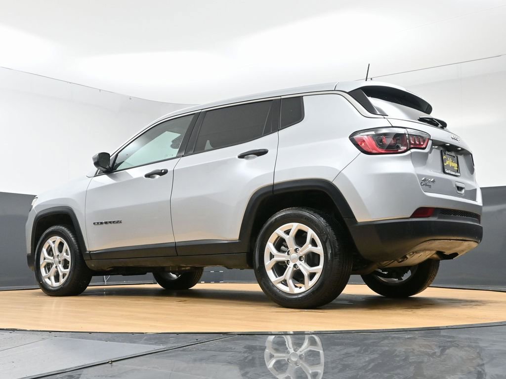 Used 2024 Jeep Compass Sport image 52