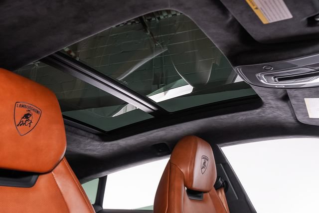 Used 2022 Lamborghini Urus AWD/4WD image 60