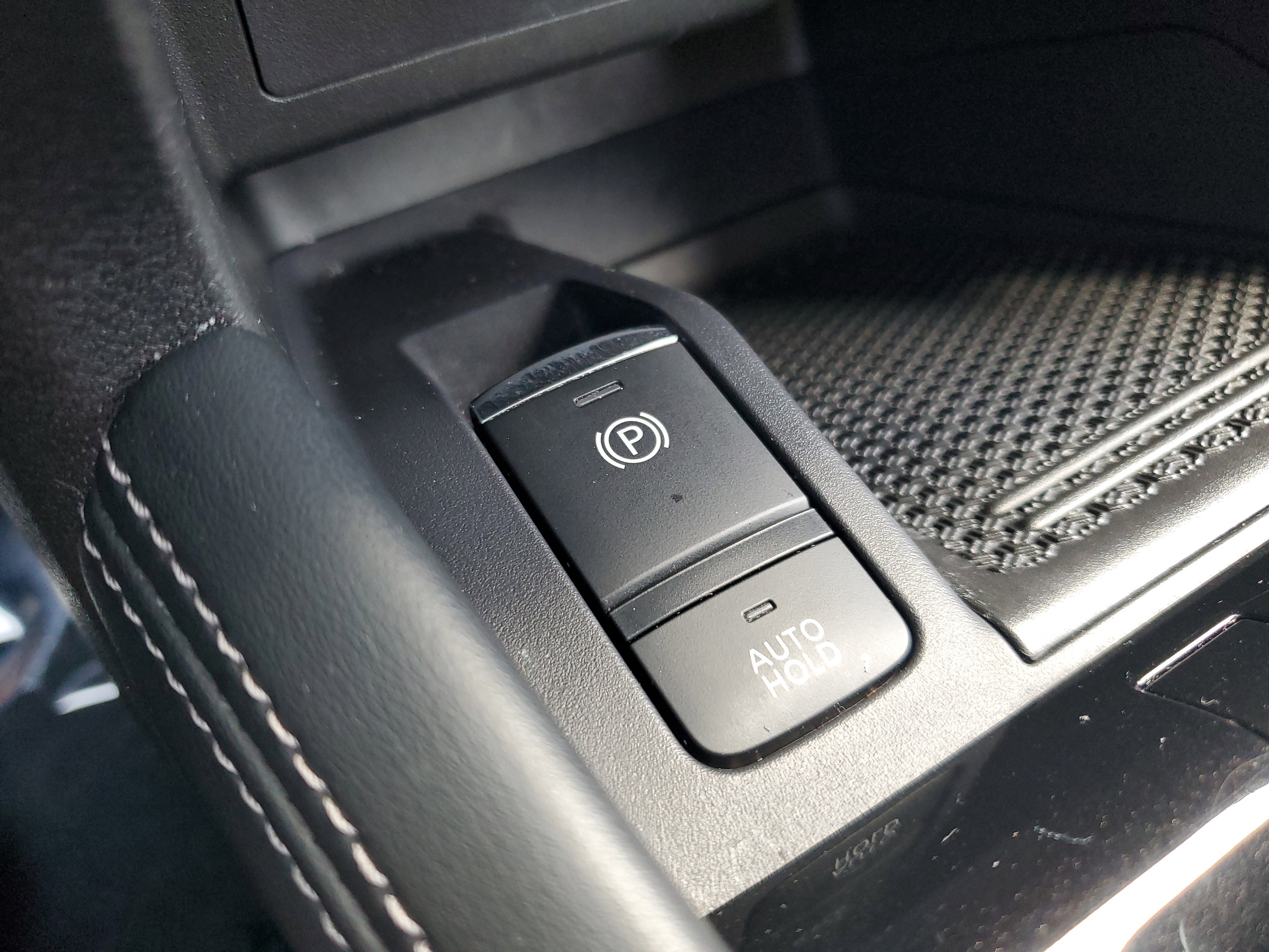 Certified 2023 Nissan Kicks SR image 25