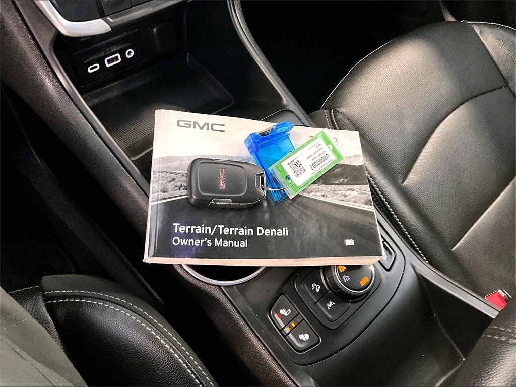 Used 2023 GMC Terrain SLT image 29