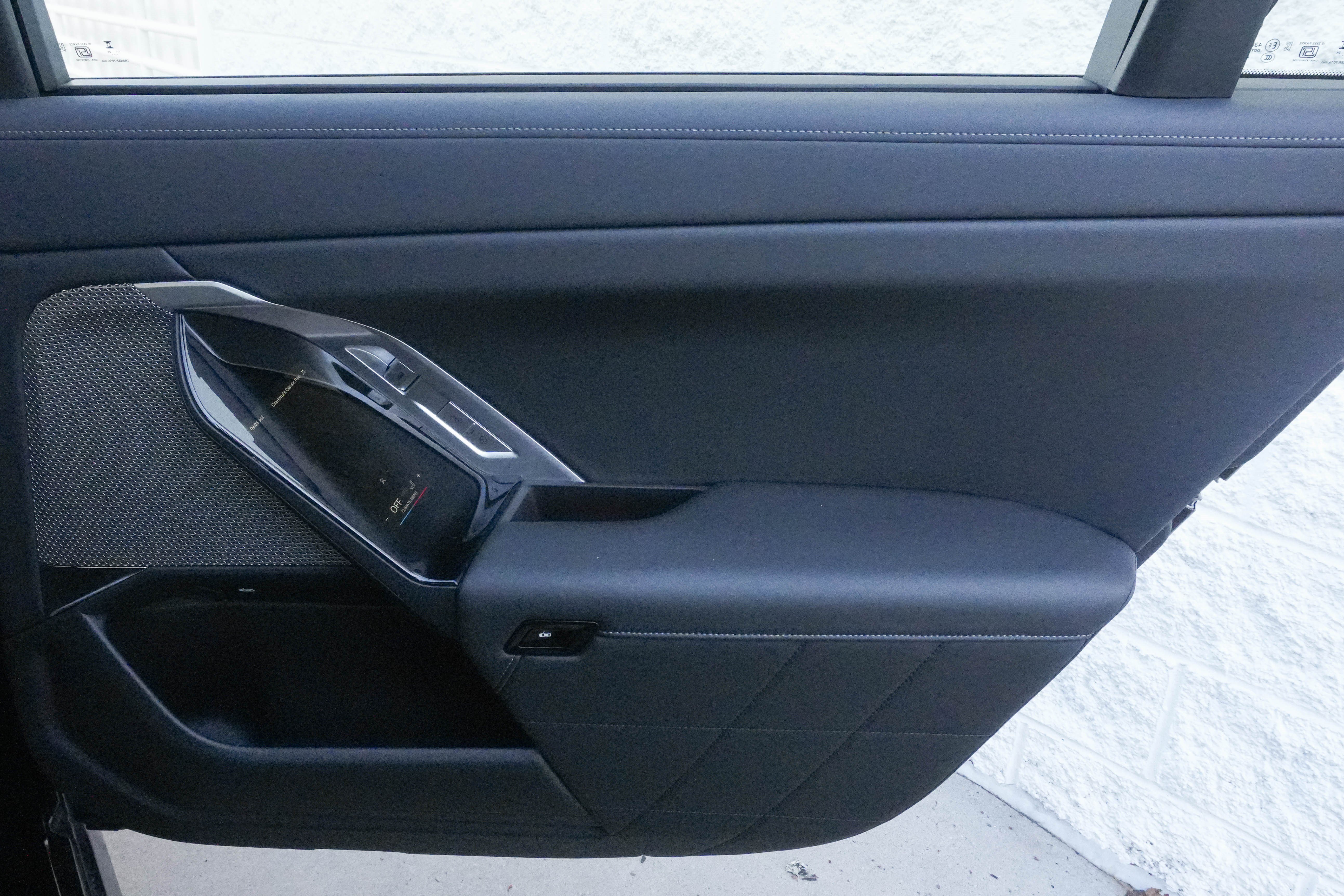 Certified 2024 BMW 740i RWD image 31
