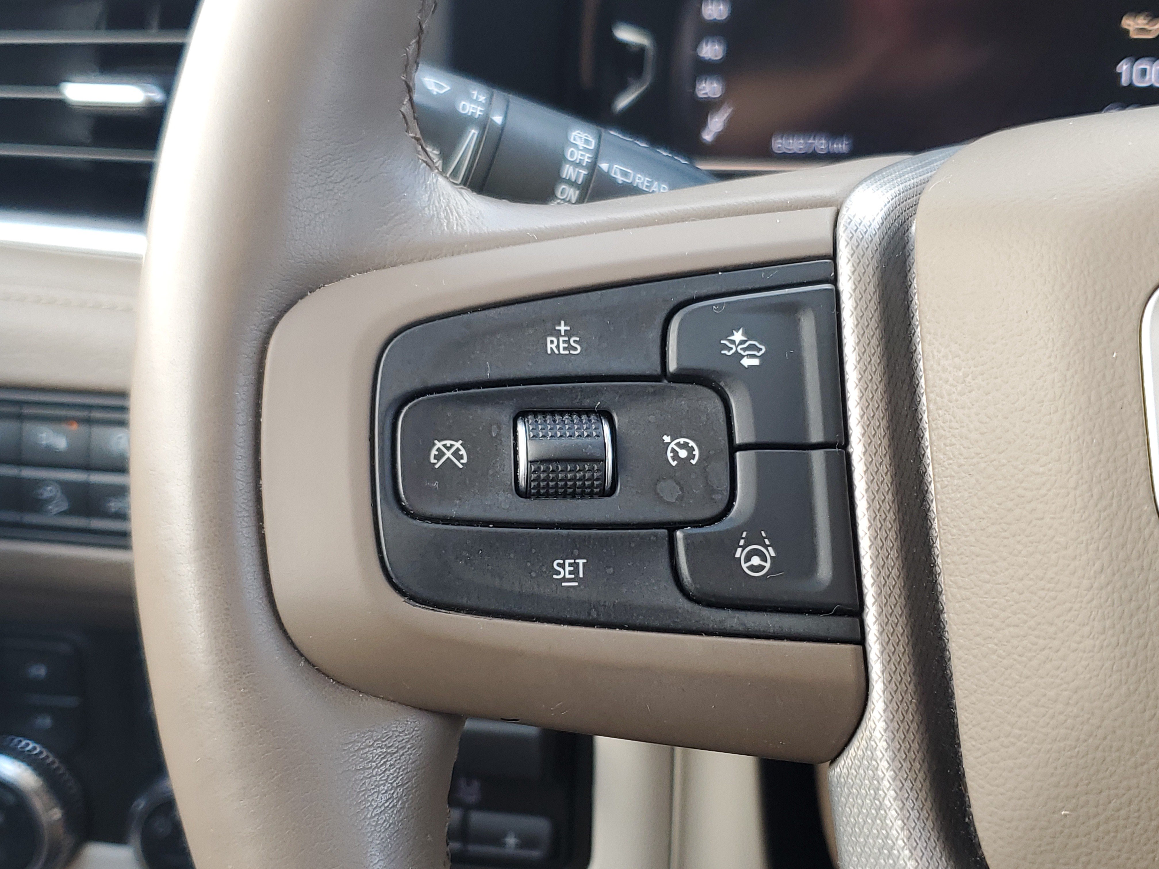 Used 2024 GMC Yukon XL Denali w/ Denali Reserve Package AWD/4WD image 25
