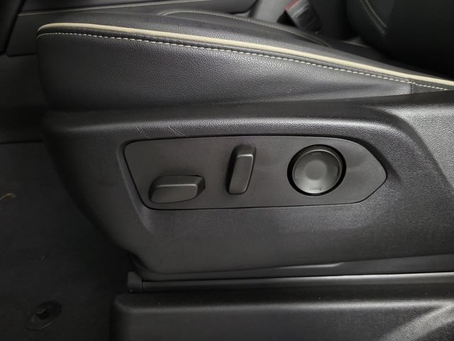 Used 2024 GMC Yukon SLT w/ SLT Luxury Package AWD/4WD image 19
