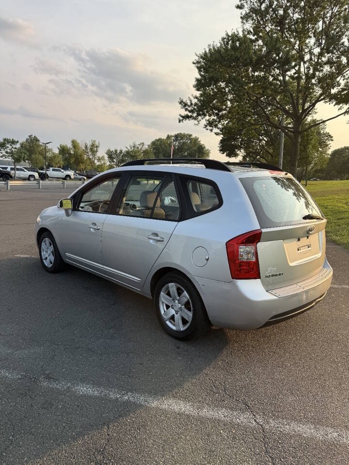 Used 2009 Kia Rondo LX FWD image 5