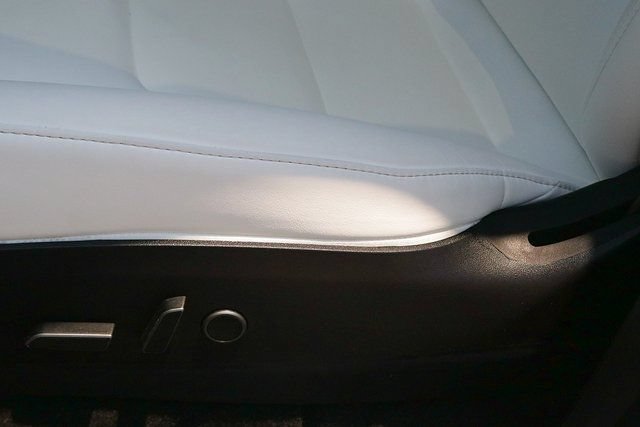 Used 2021 Tesla Model Y Long Range AWD/4WD image 15