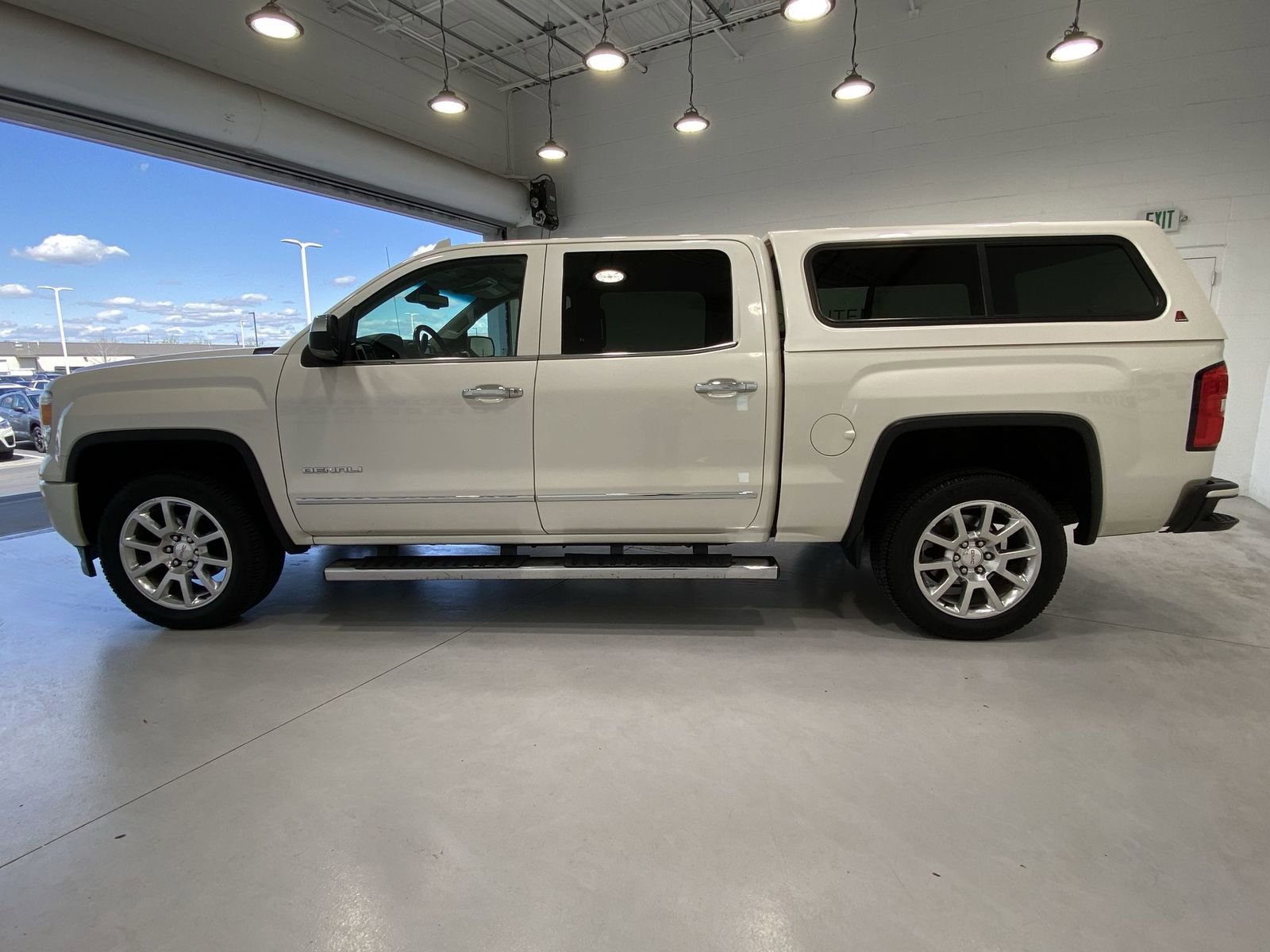 Used 2015 GMC Sierra 1500 Denali w/ Driver Alert Package image 5
