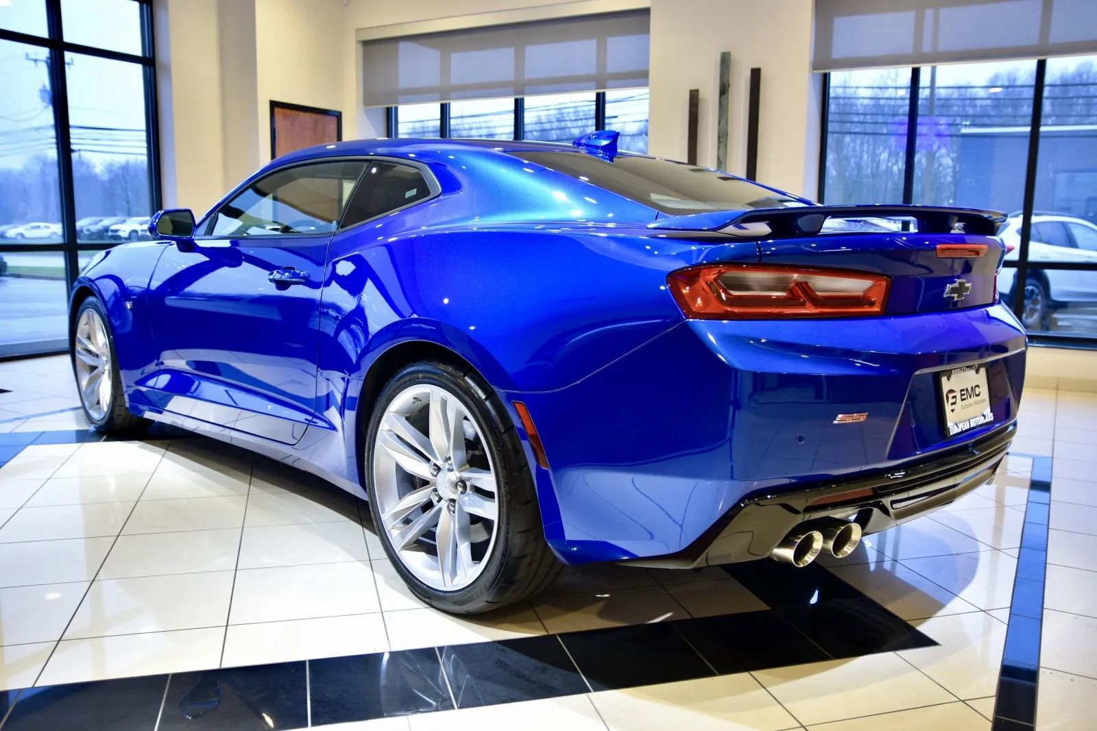 Used 2018 Chevrolet Camaro SS image 4