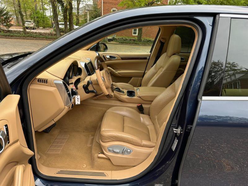 Used 2011 Porsche Cayenne AWD/4WD image 23