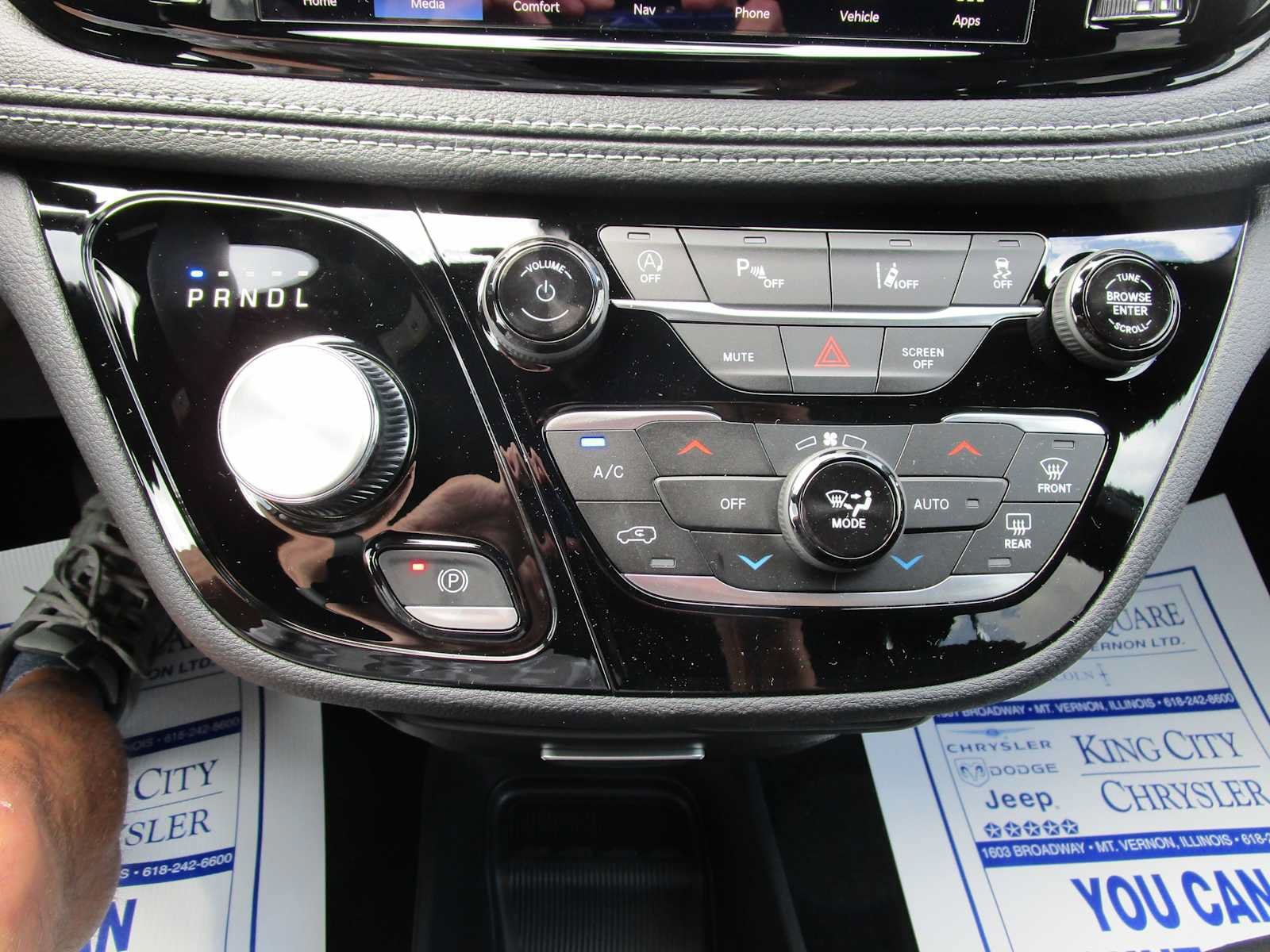 New 2026 Chrysler Pacifica Select FWD image 33