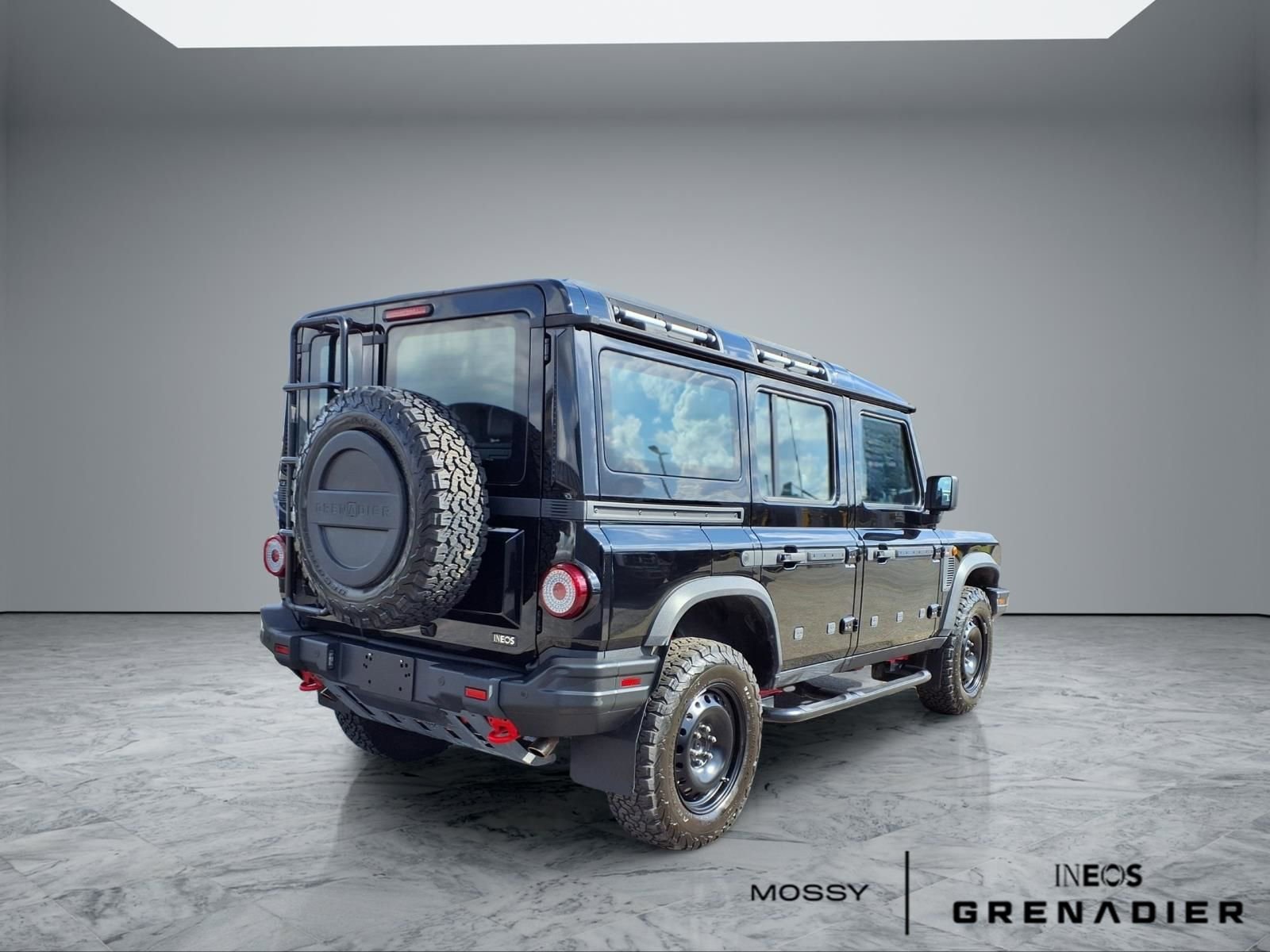 Used 2024 INEOS Grenadier Fieldmaster Edition image 5