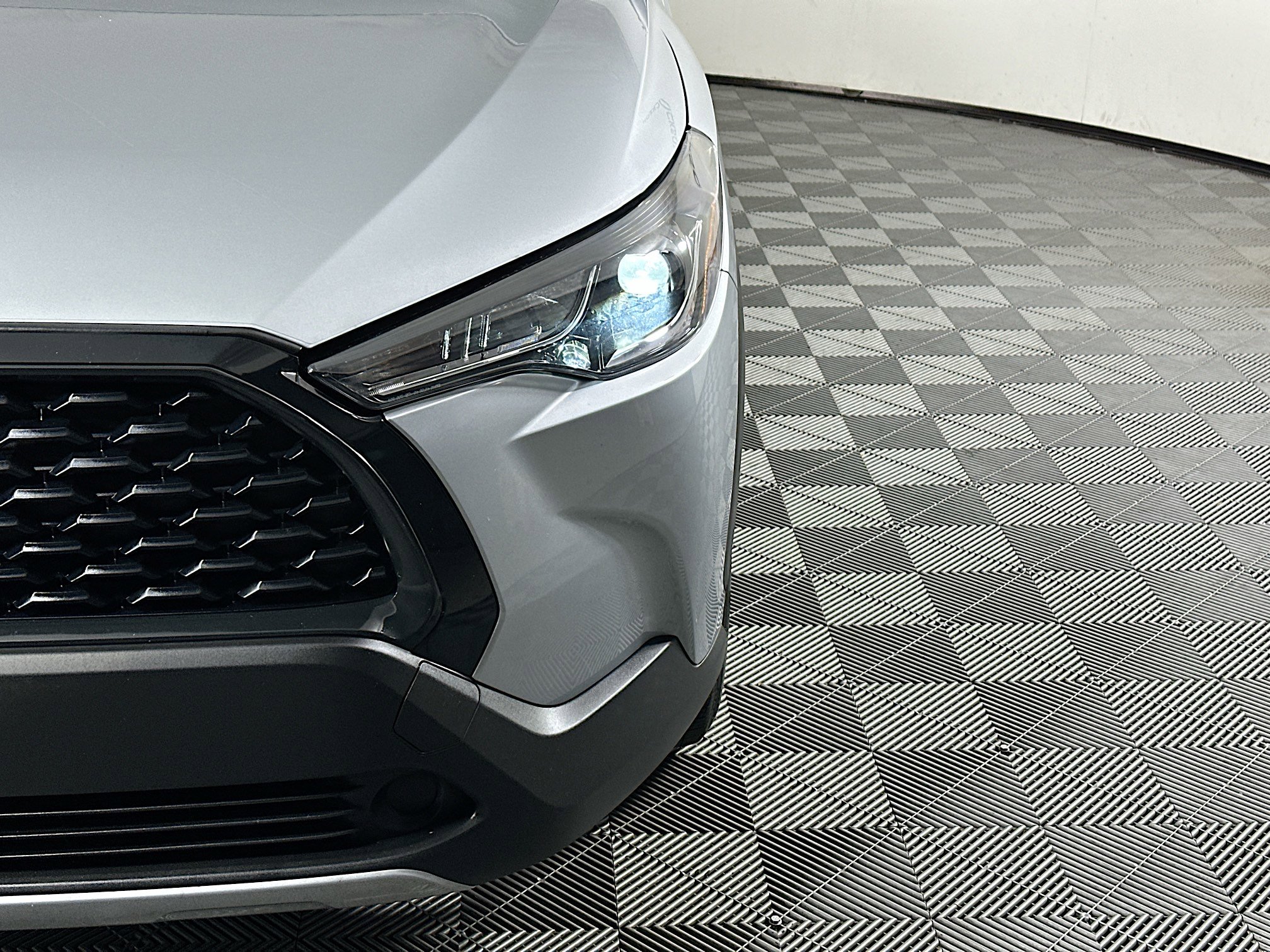 Used 2024 Toyota Corolla Cross L image 9