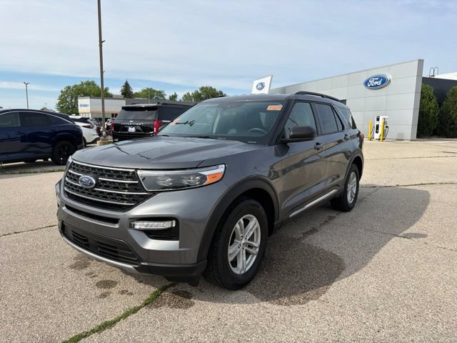 Used 2024 Ford Explorer XLT w/ Equipment Group 202A AWD/4WD image 7