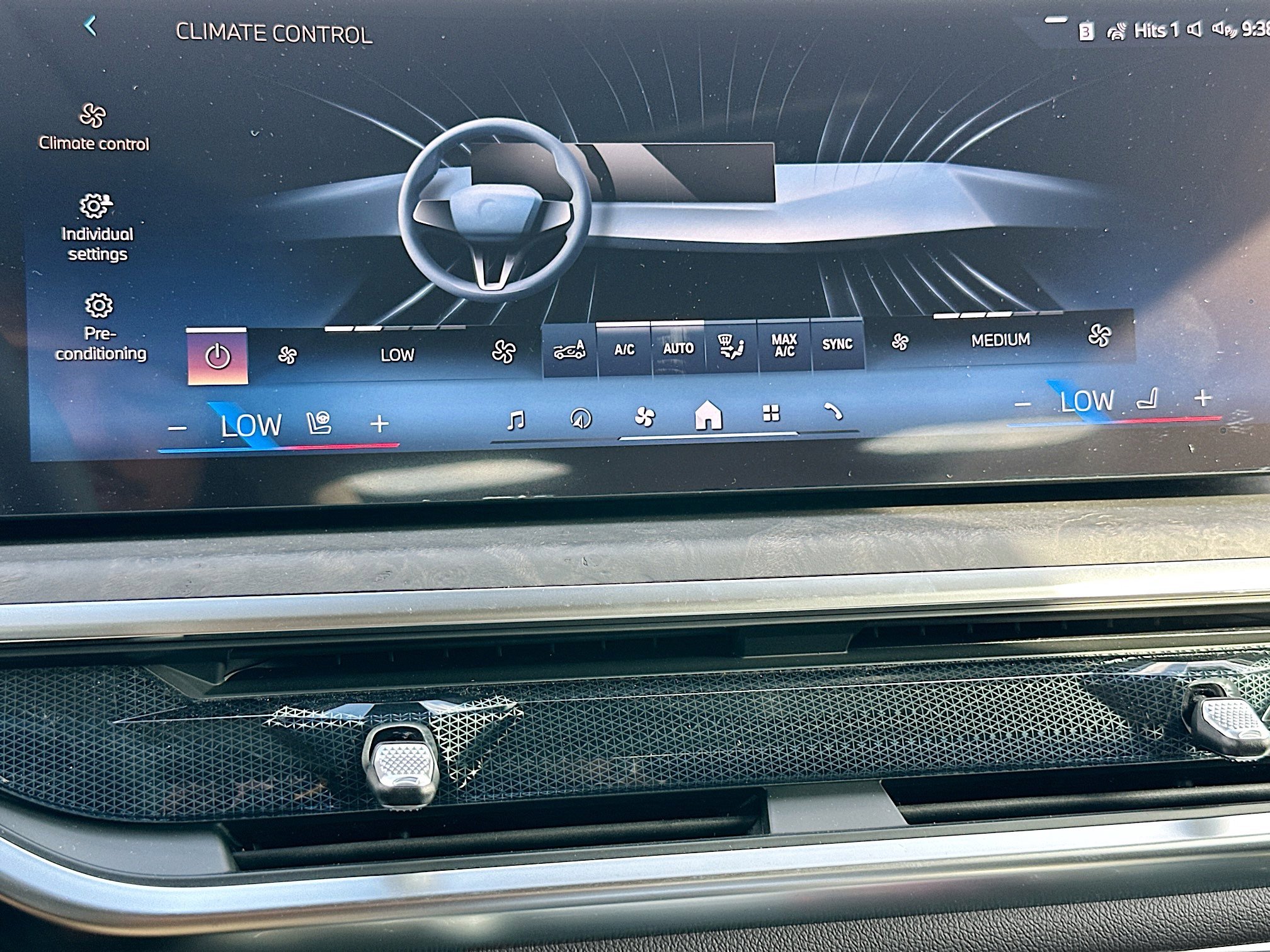 New 2026 BMW X7 xDrive40i w/ Premium Package image 13