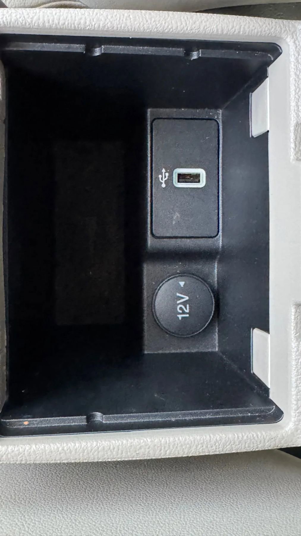 Used 2016 Ford Focus Electric Hatchback w/ Exterior Protection Package image 27