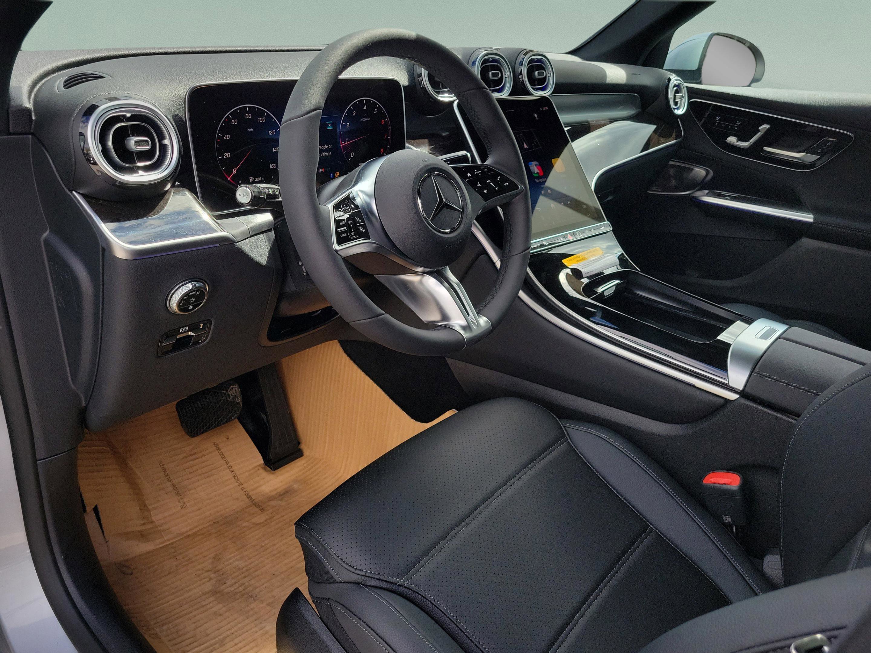 Used 2026 Mercedes-Benz GLC 300 image 17