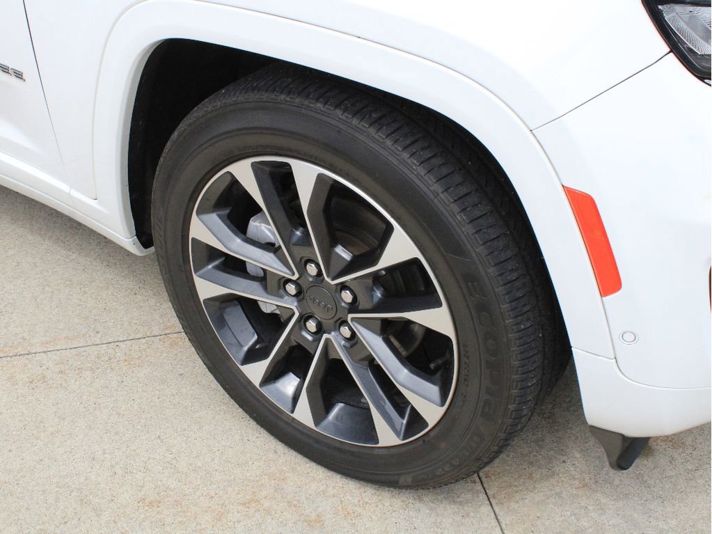 Used 2024 Jeep Grand Cherokee Overland w/ Adv Protech Group III AWD/4WD image 11