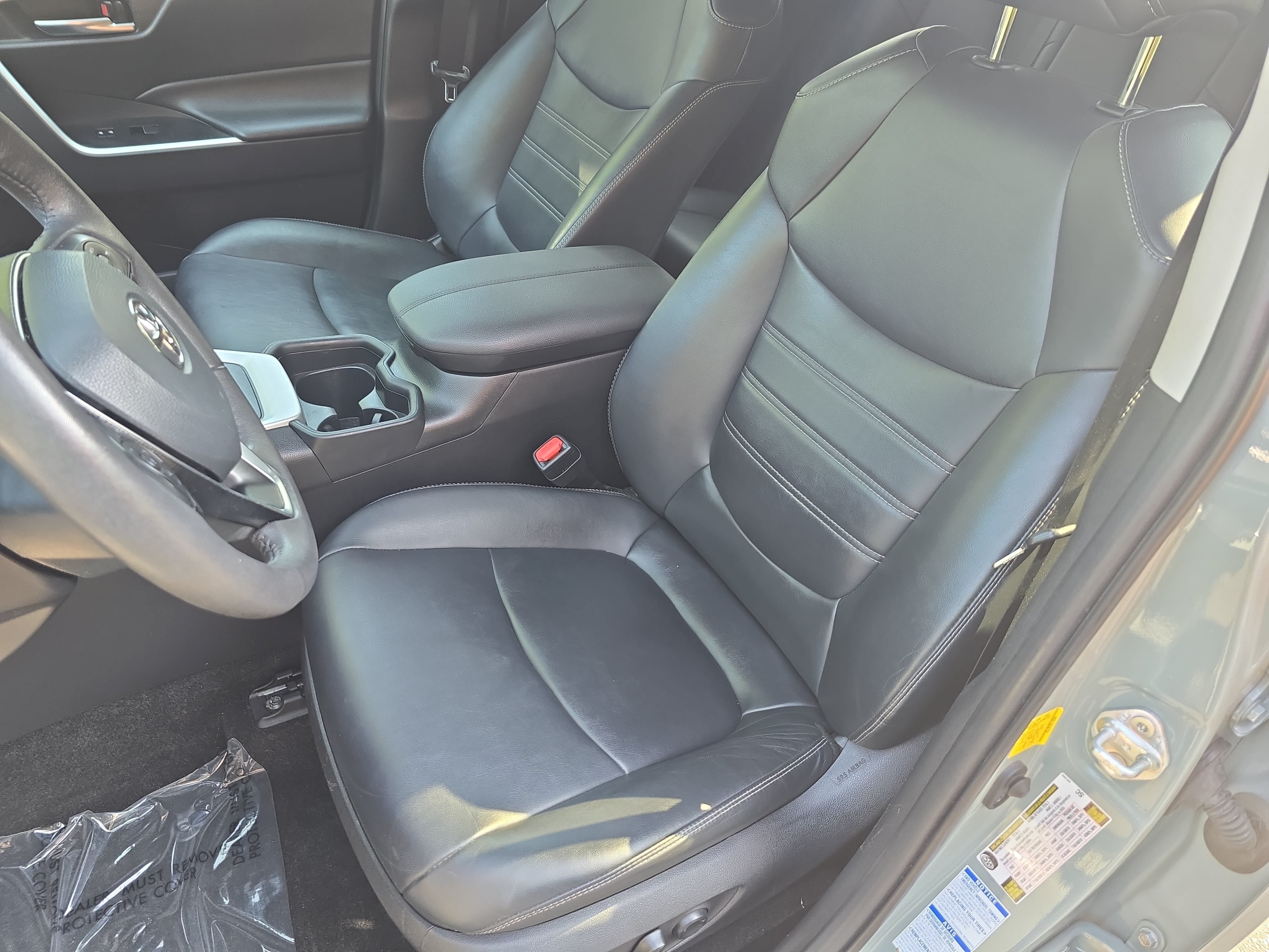 Used 2020 Toyota RAV4 XLE Premium AWD/4WD image 15