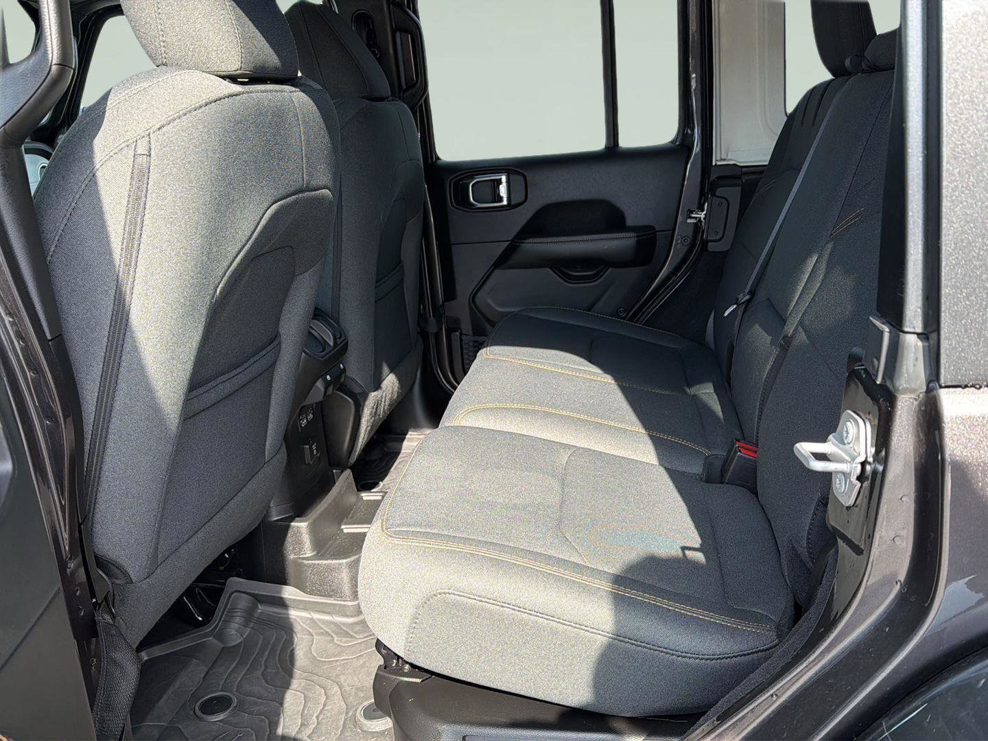 Used 2025 Jeep Wrangler Backcountry image 15