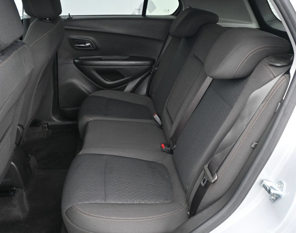 Used 2022 Chevrolet Trax LS w/ Tint and Cruise Package AWD/4WD image 16