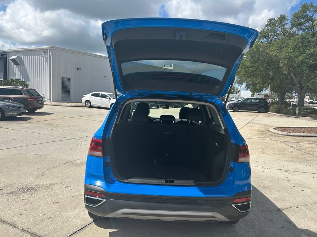 Certified 2022 Volkswagen Taos SE FWD image 38