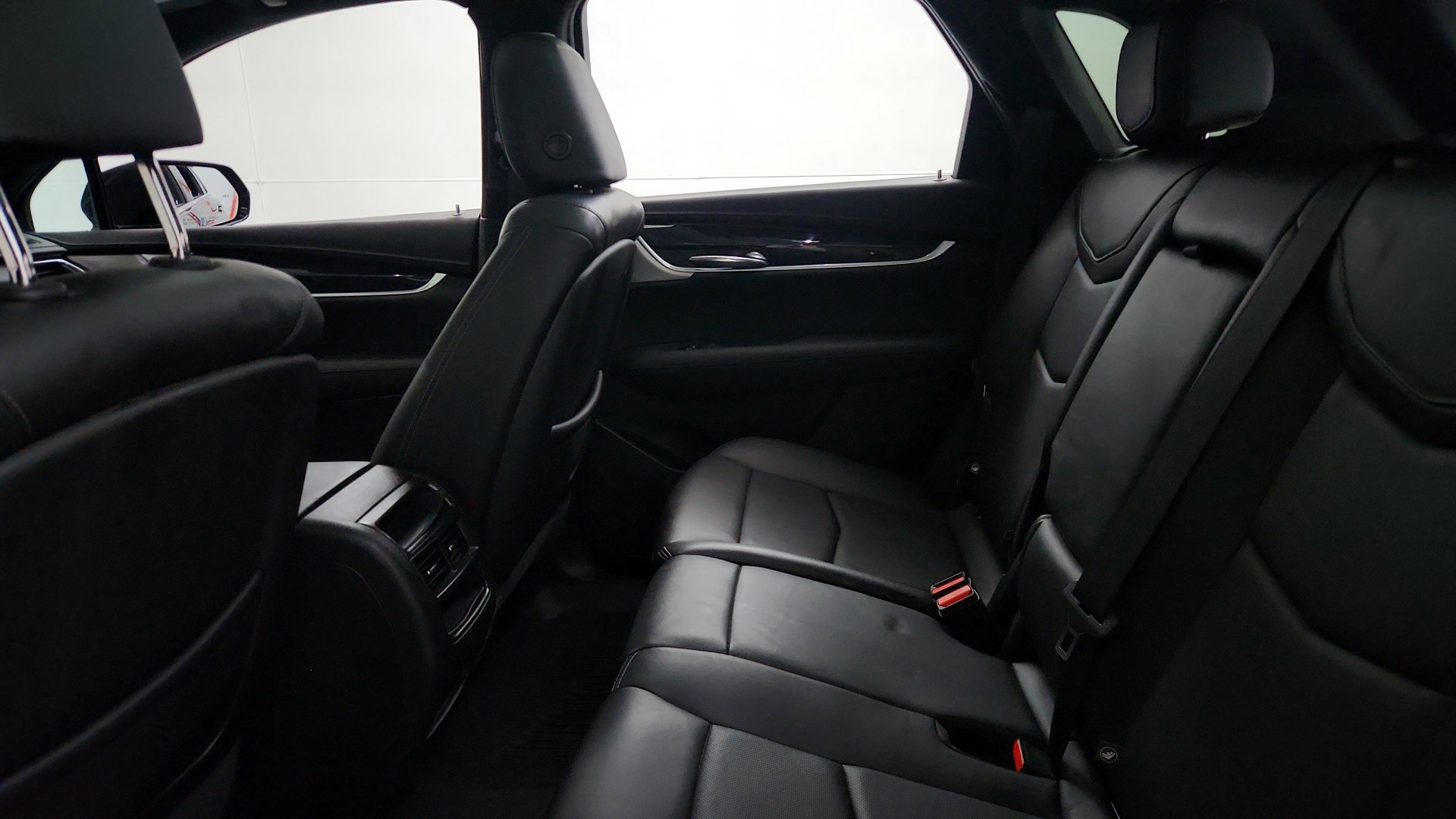 Certified 2020 Cadillac XT5 Premium Luxury w/ LPO, Floor Liner Package FWD image 24