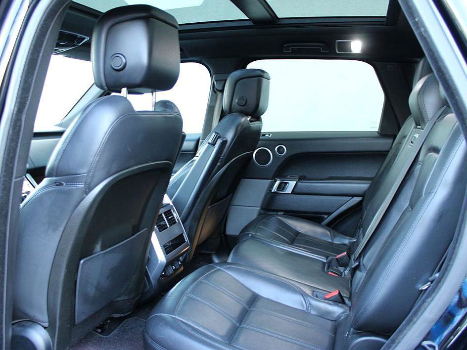 Used 2018 Land Rover Range Rover Sport HSE image 19