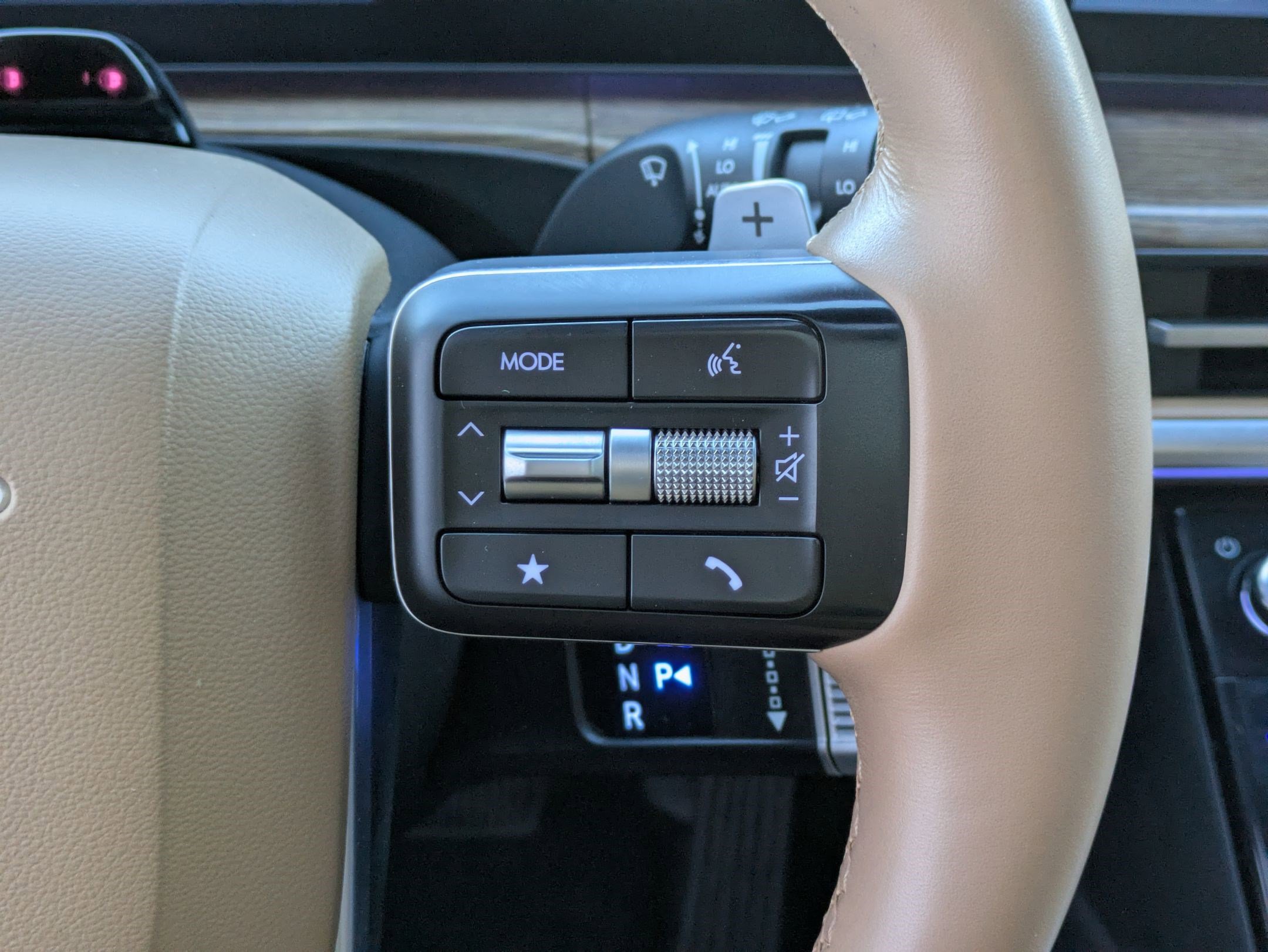 Used 2024 Hyundai Santa Fe Limited image 19