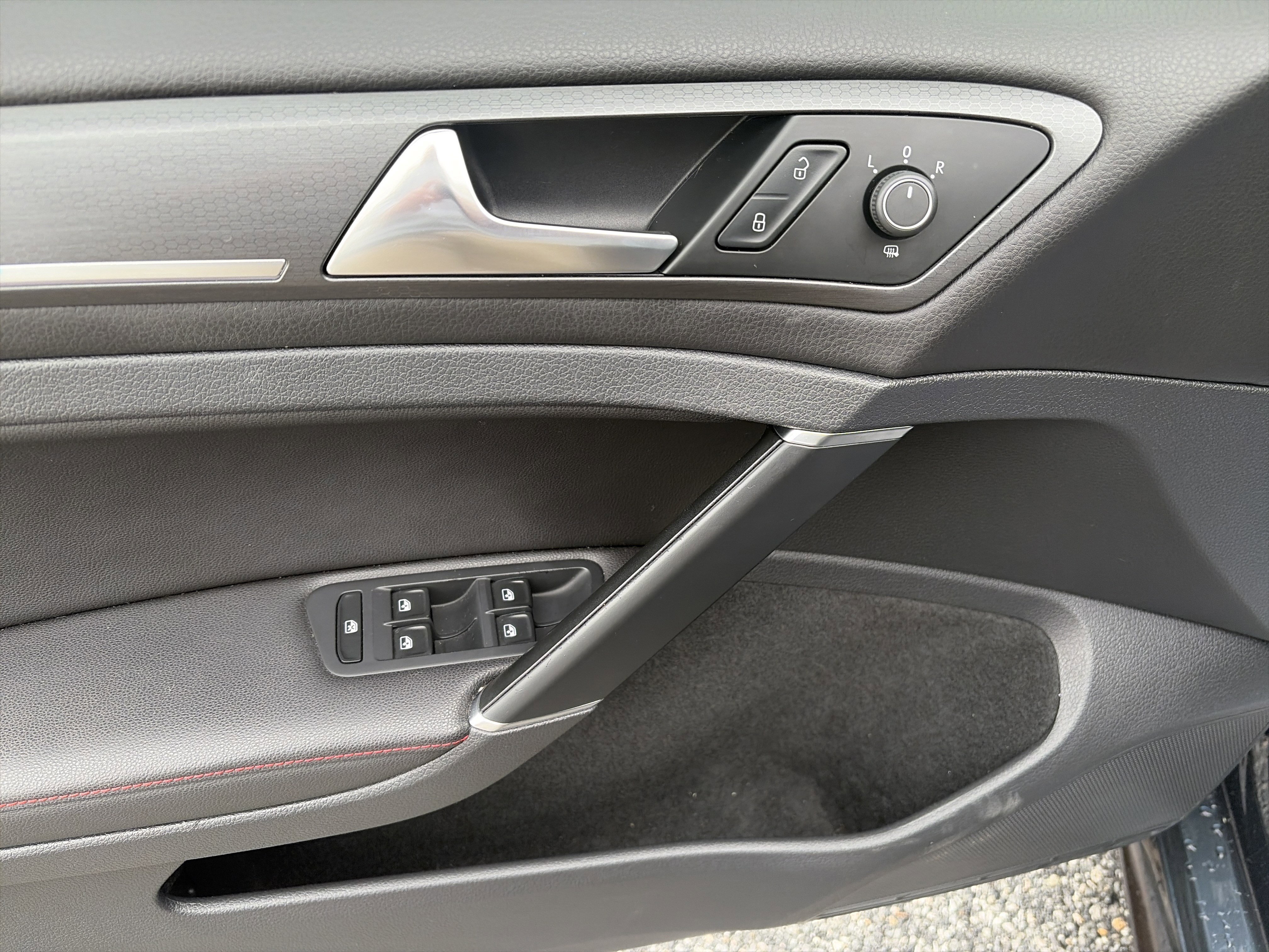 Used 2018 Volkswagen GTI S image 16