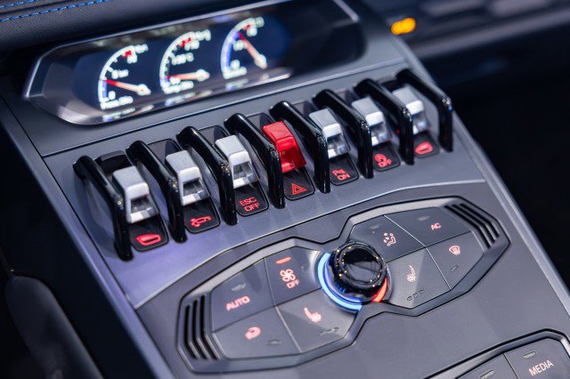 Used 2019 Lamborghini Huracan LP 580-2 image 41