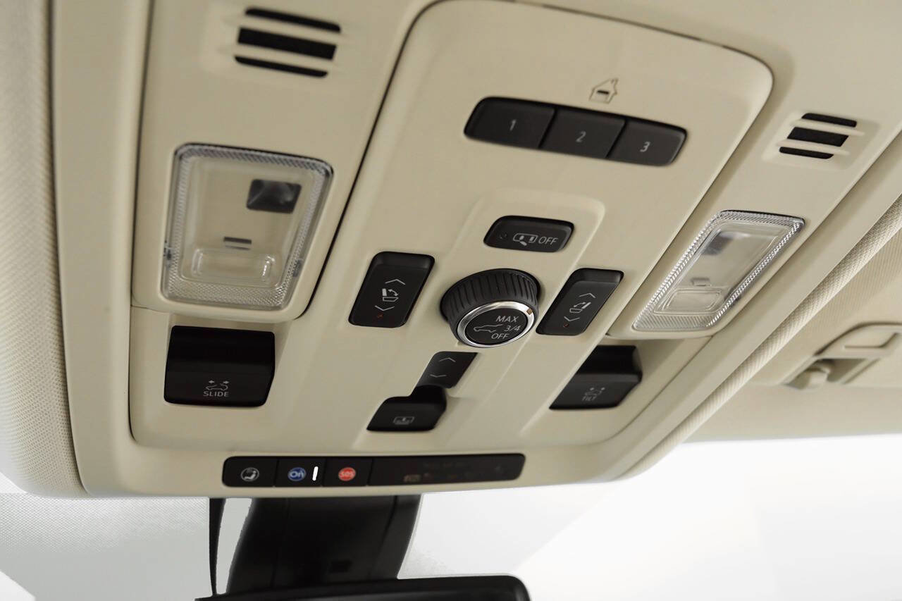 Used 2022 GMC Yukon XL Denali image 27