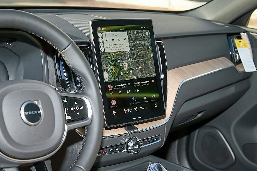 New 2026 Volvo XC60 B5 Plus w/ Climate Package image 14