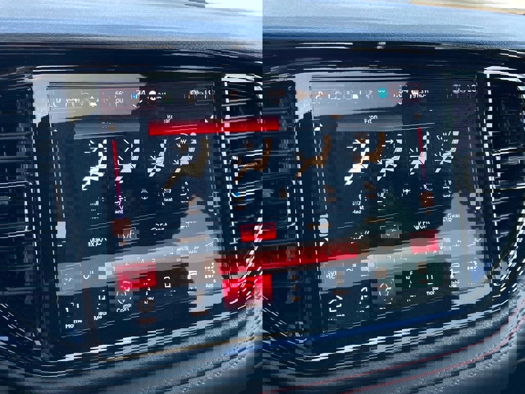 Used 2024 Dodge Durango GT image 22