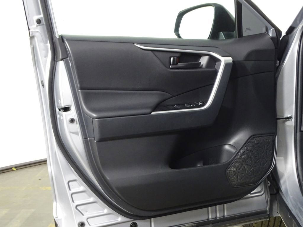 Used 2024 Toyota RAV4 LE image 15