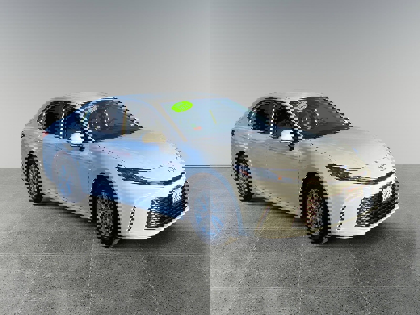 Used 2025 Toyota Camry LE image 7