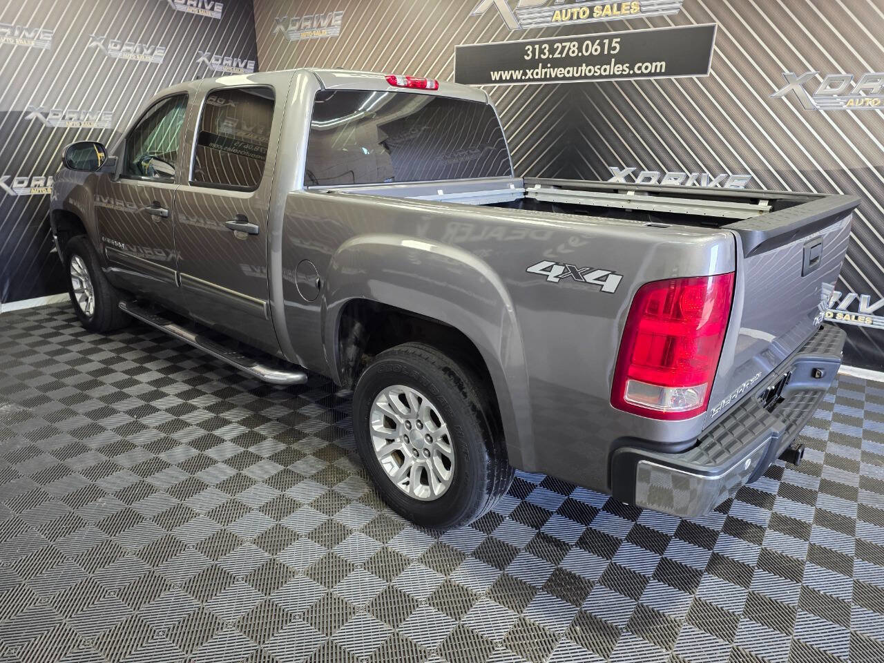 Used 2009 GMC Sierra 1500 SLE w/ Power Pack Plus AWD/4WD image 9