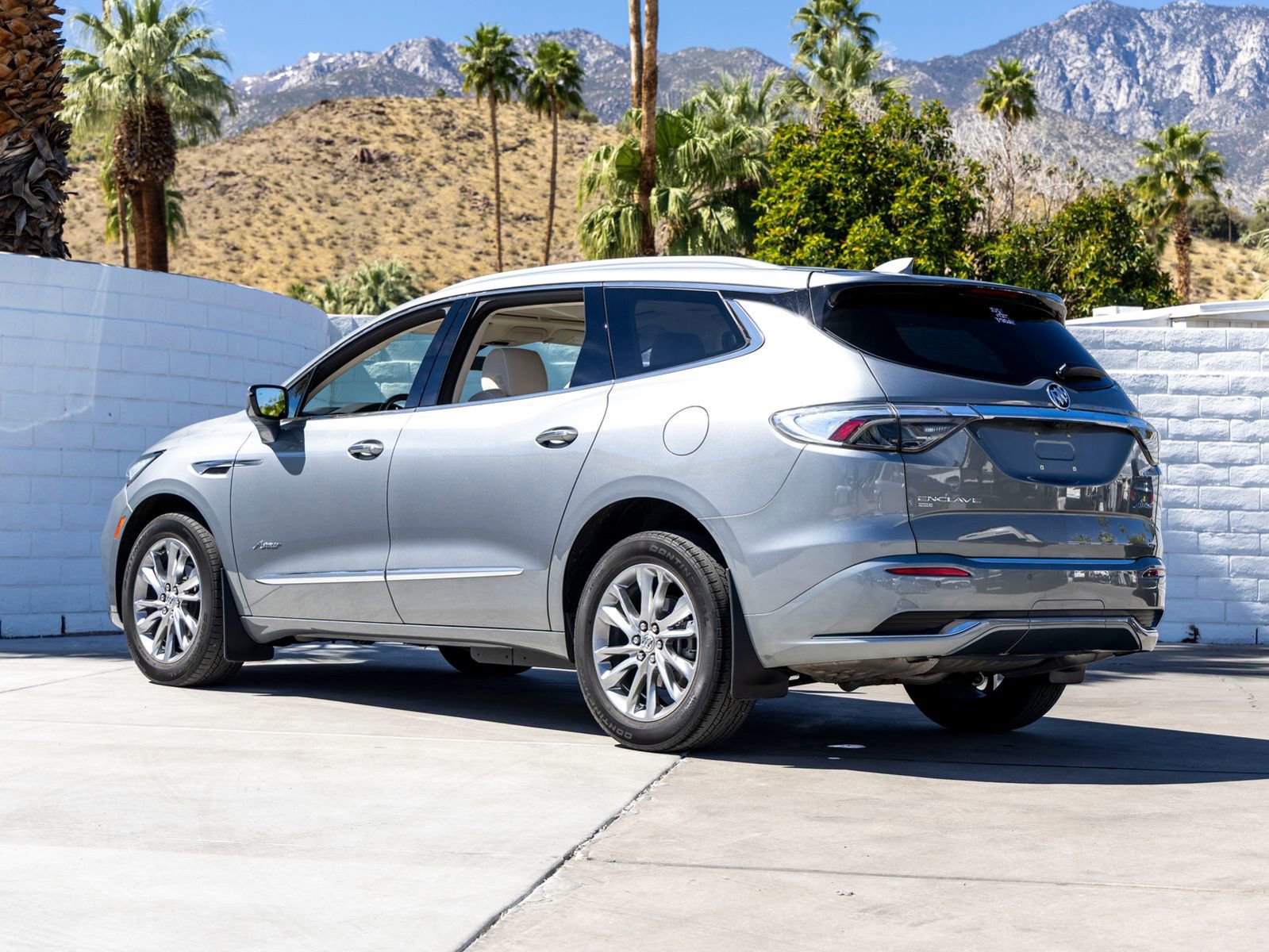 Used 2023 Buick Enclave Avenir w/ Avenir Technology Package image 7