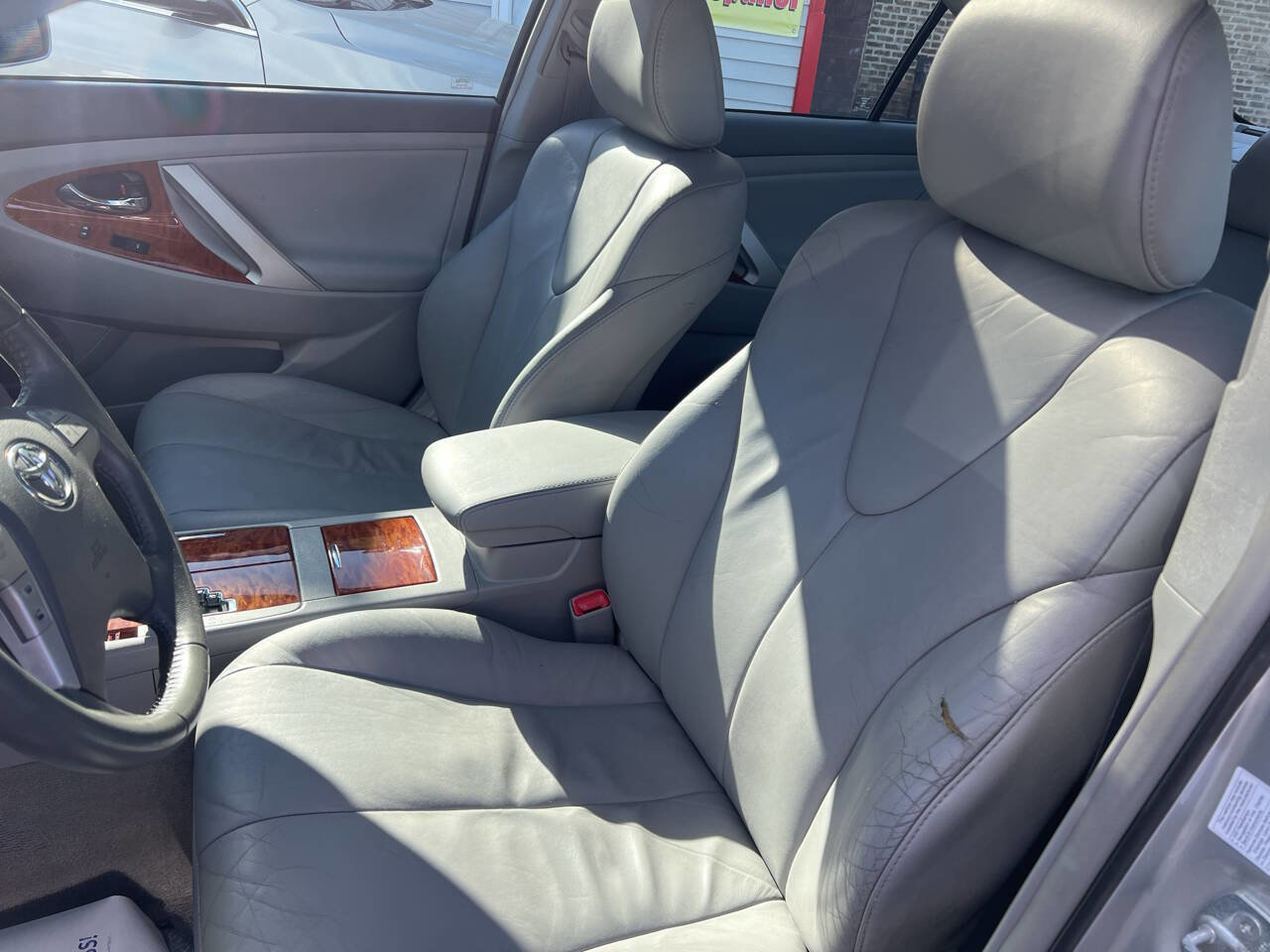 Used 2010 Toyota Camry XLE FWD image 9