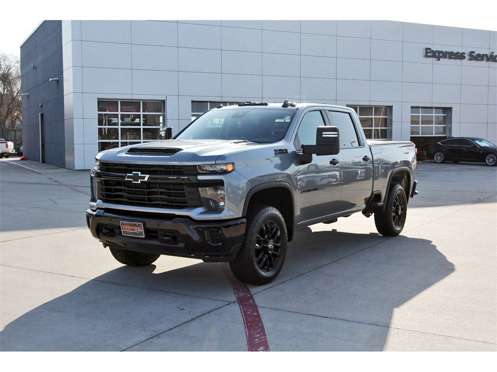 Used 2025 Chevrolet Silverado 2500 Custom w/ Custom Value Package image 2