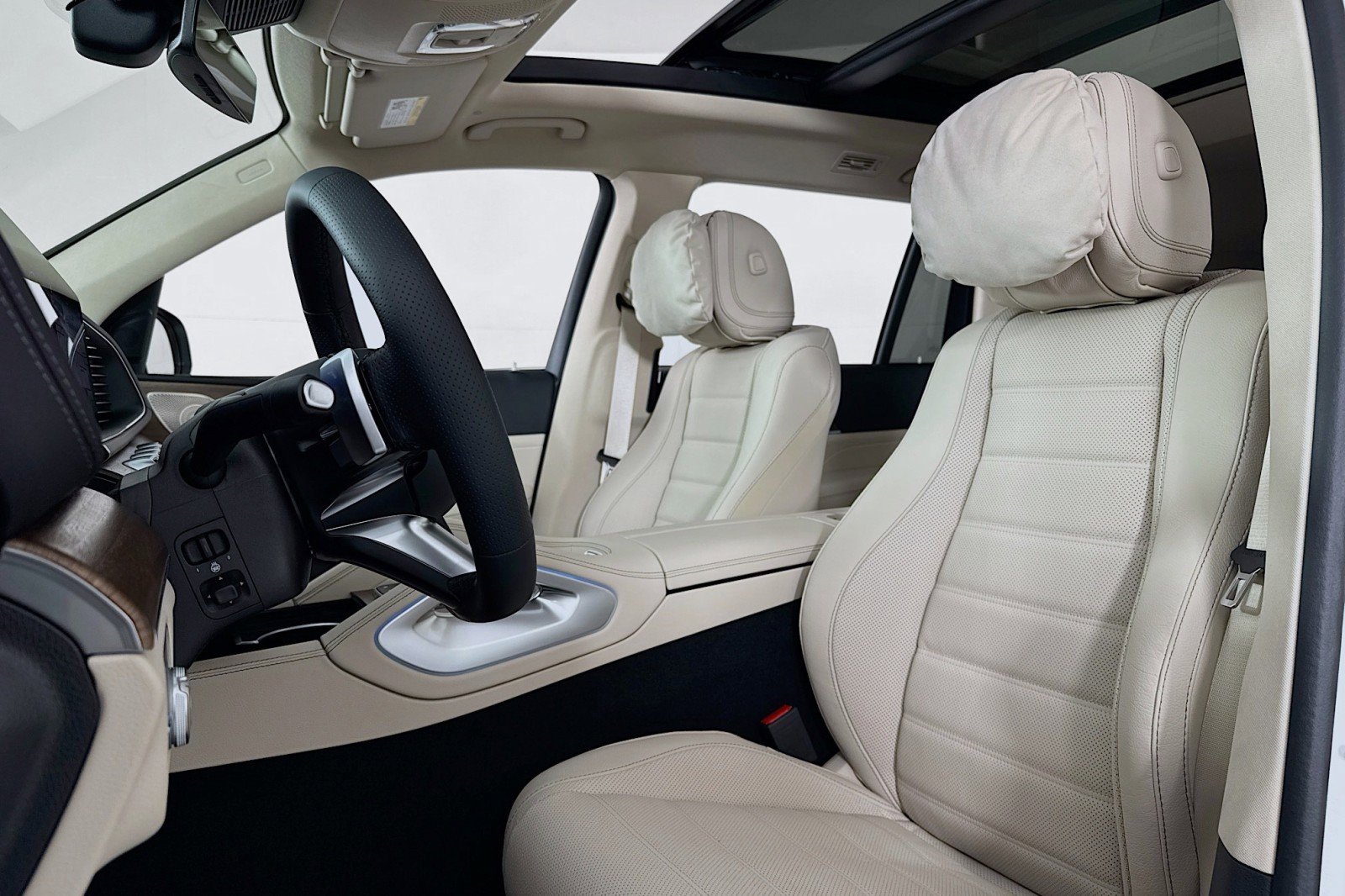 New 2026 Mercedes-Benz GLS 450 4MATIC image 17