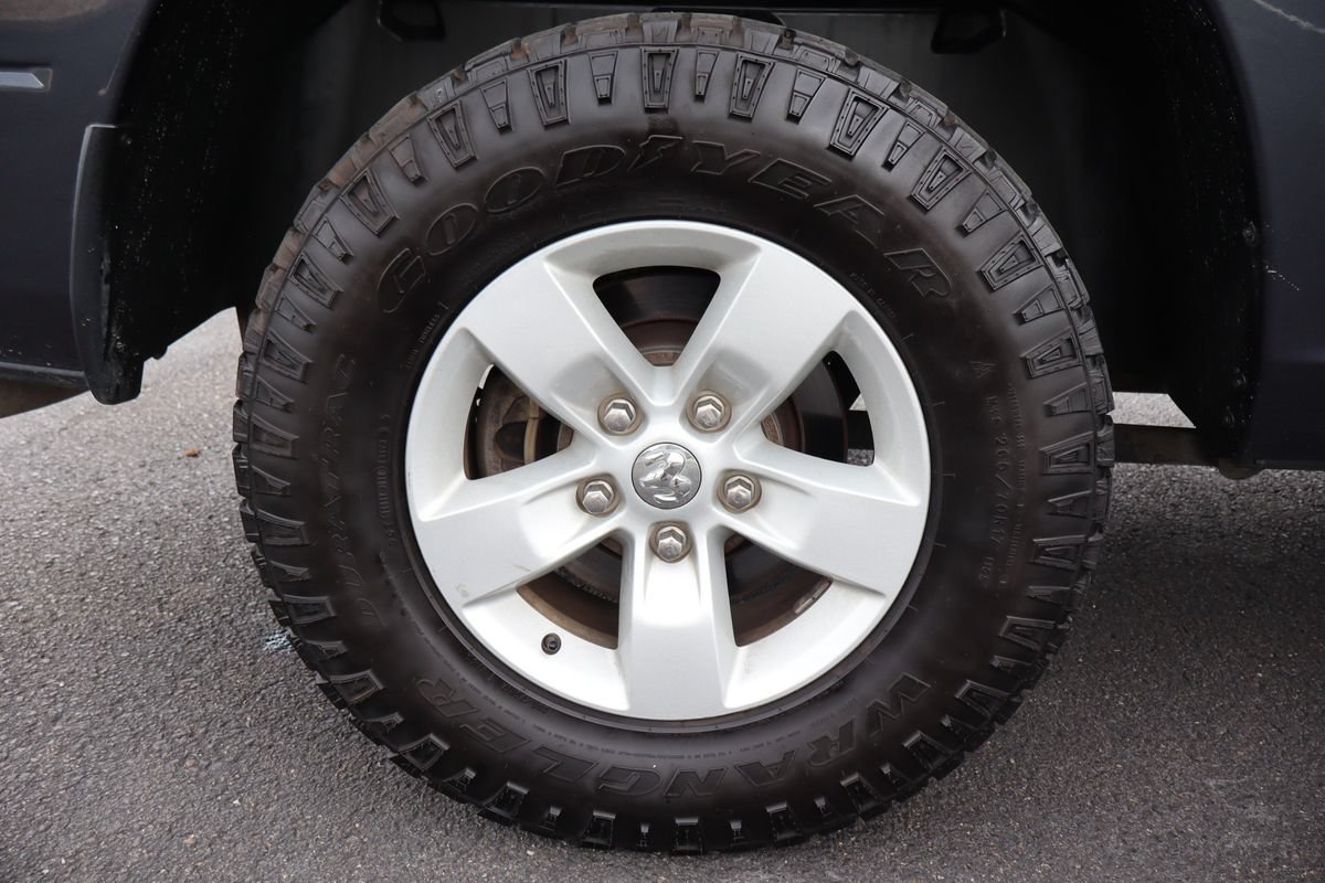Used 2020 RAM 1500 Classic SLT RWD image 42