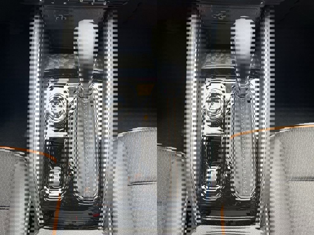 New 2025 GMC Canyon AT4 w/ Nightfall Edition image 16