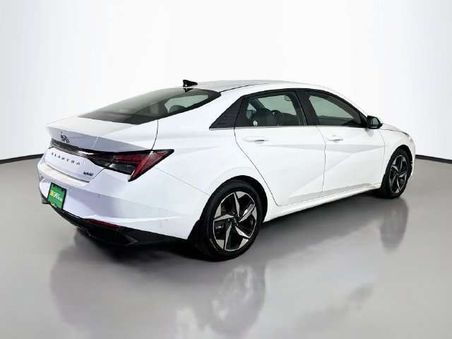 Used 2022 Hyundai Elantra Limited FWD image 10