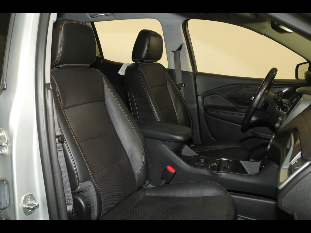 Used 2020 GMC Terrain SLT FWD image 27