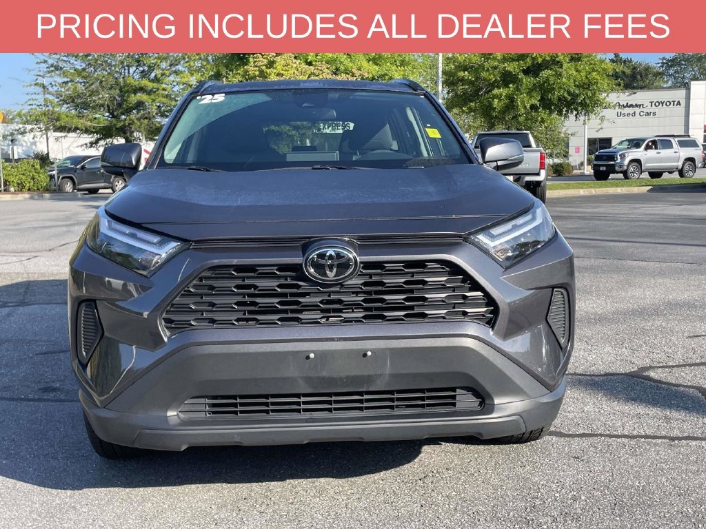 Used 2025 Toyota RAV4 XLE AWD/4WD image 8