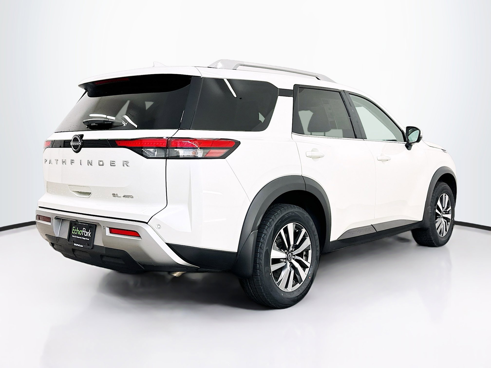 Used 2024 Nissan Pathfinder SL image 9