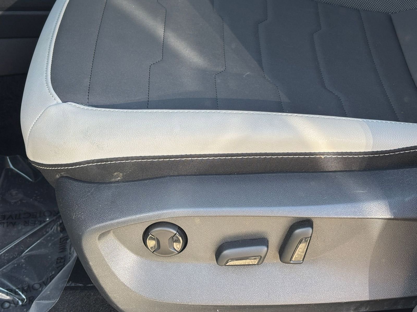 Used 2025 Volkswagen Taos SE image 22