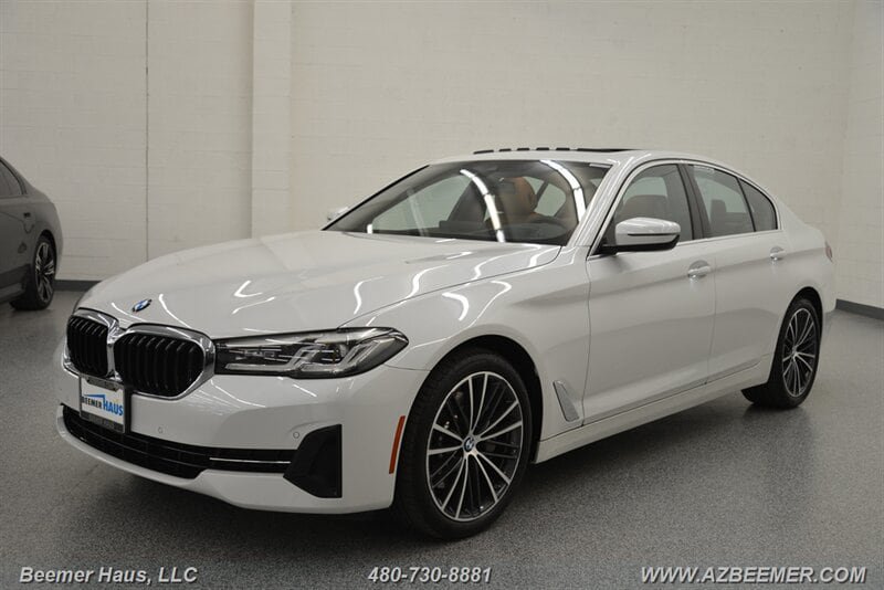 Used 2023 BMW 530i w/ Premium Package RWD image 4